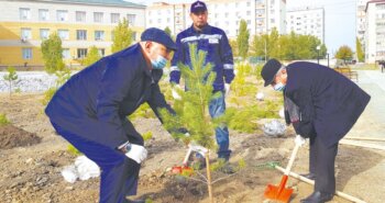 Подробнее о статье ТЕМІРЖОЛШЫЛАР САЯБАҒЫ БОЙ КӨТЕРДІ