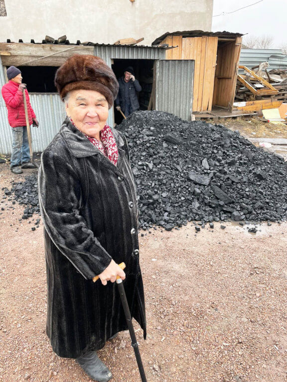 Вы сейчас просматриваете ПОДАРИЛИ ТЕПЛО ВЕТЕРАНАМ