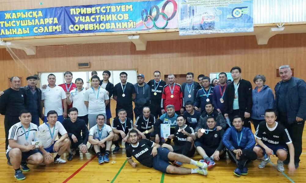 Вы сейчас просматриваете ПОМЕРЯЛИСЬ СИЛАМИ