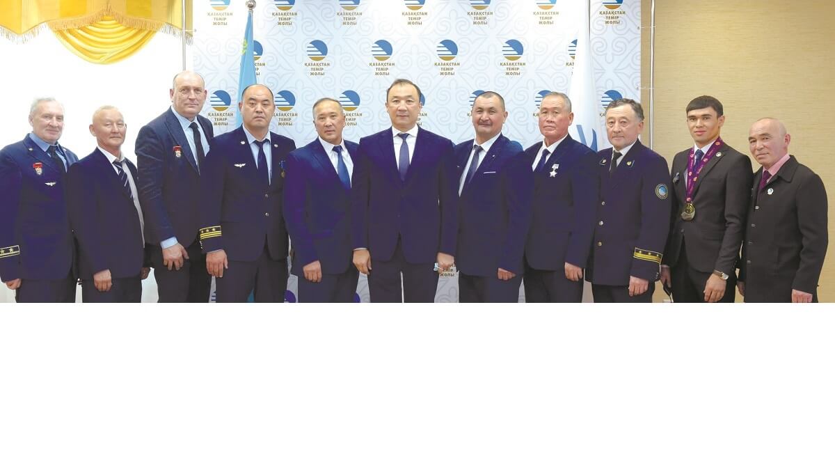 Вы сейчас просматриваете Лучших железнодорожников страны наградили в канун юбилейного Дня Независимости