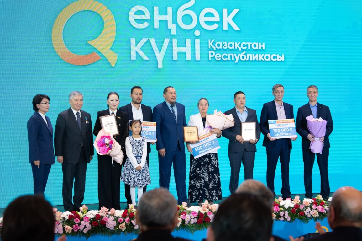 Вы сейчас просматриваете 800 лет на железной дороге