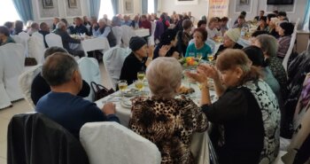 Подробнее о статье Семейлік теміржолшылар қарттарға алғыс айтты