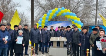 Подробнее о статье Мойынты – Шу темір жолының аяқталуына орай ескерткіш тақта орнатылды