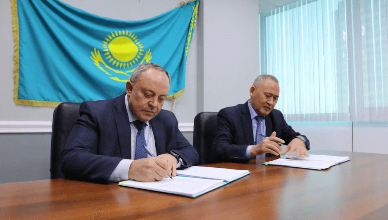 Вы сейчас просматриваете КТЖ Грузовые перевозки подписали Колдоговор с трудовым коллективом