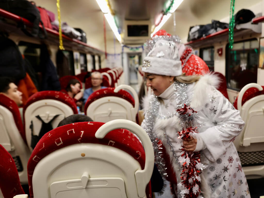 Вы сейчас просматриваете Тысячи железнодорожников дежурили в новогоднюю ночь