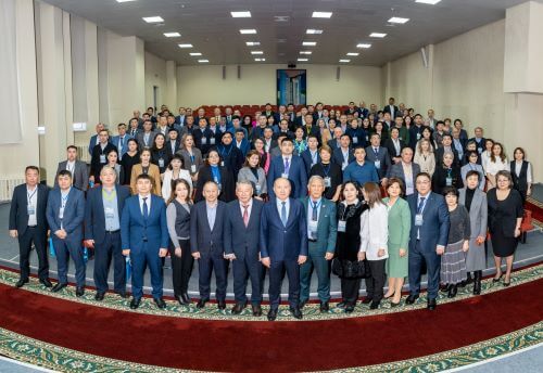Вы сейчас просматриваете Профсоюзный лидер: мост между работниками и Компанией